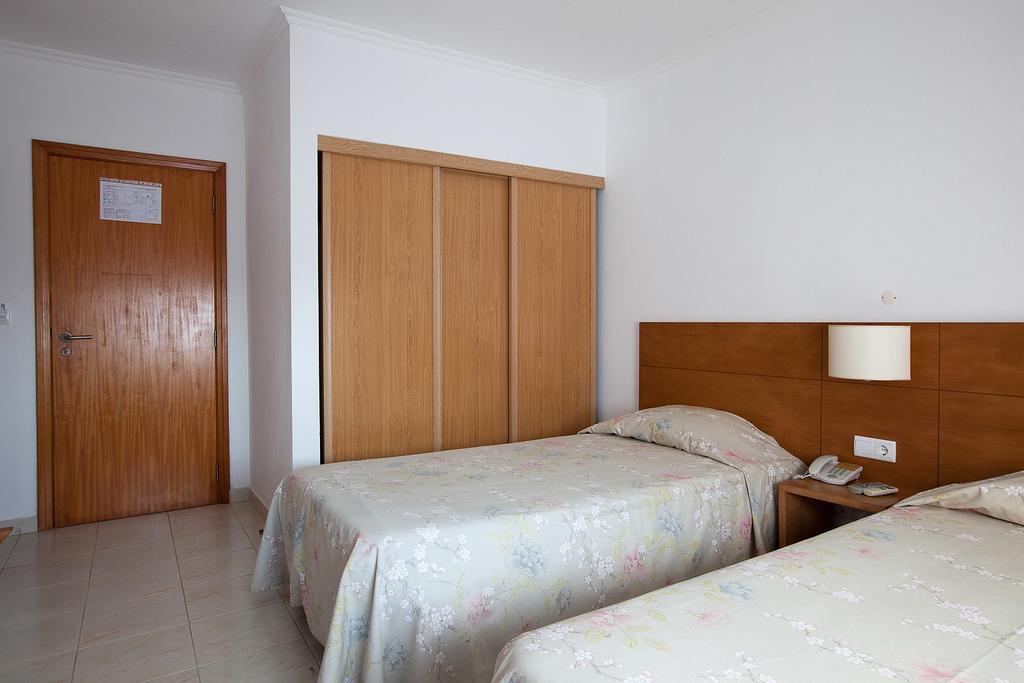 Hotel Solmar Calheta  部屋 写真