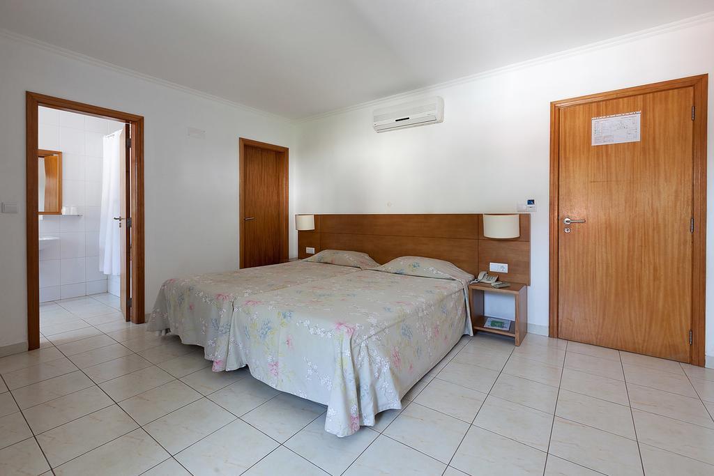 Hotel Solmar Calheta  部屋 写真
